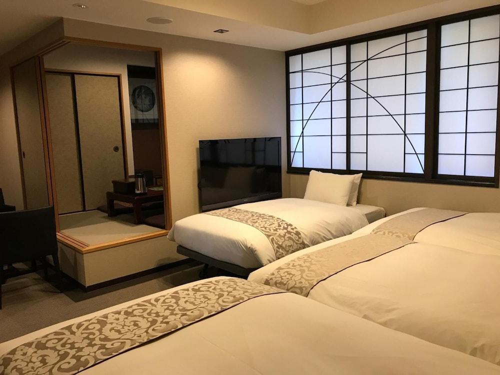 Kikunoya Hotel Hatsukaichi Exterior photo